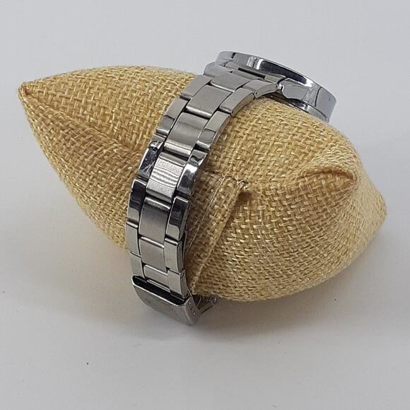 Women's Unbranded Wristwatch Silver Tone Analog Bracelet Style Band Career - Picture 4 of 12